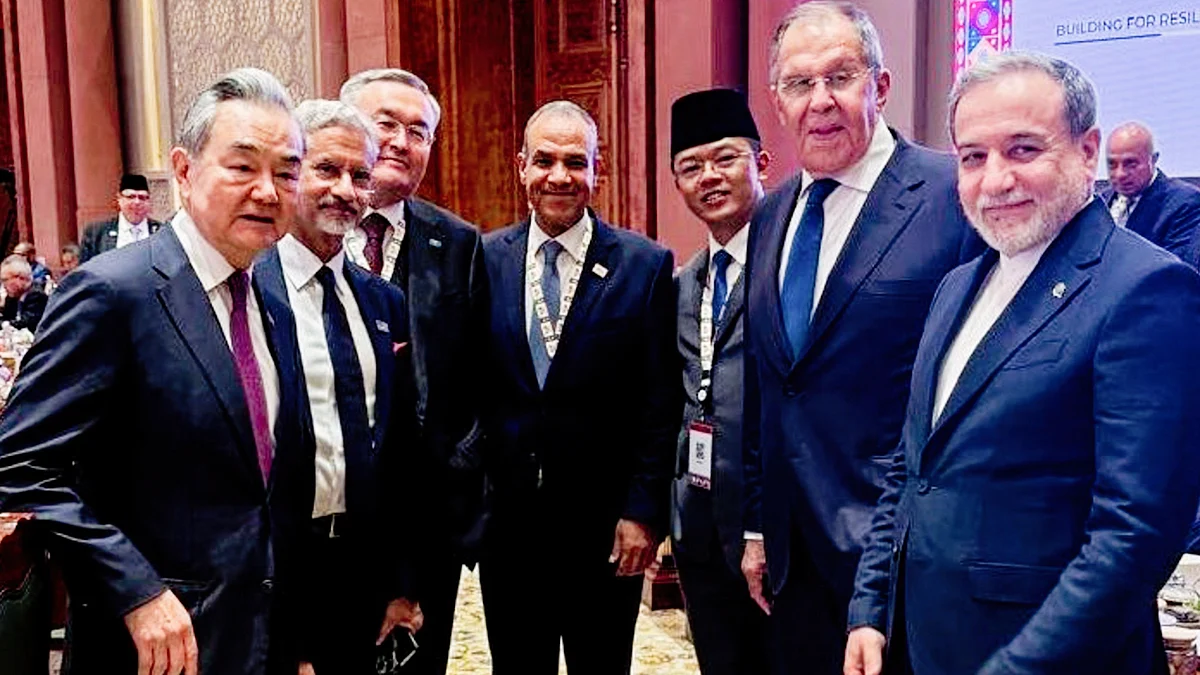 India's EAM S. Jaishankar with dignitaries on the sidelines of the BRICS Summit, New Delhi, 13 Sep