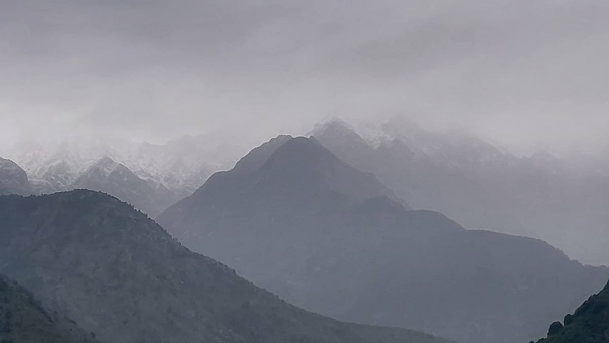 Snow was also reported in Tulail Valley, Kabuli Gali and other higher reaches of Jammu and Kashmir.