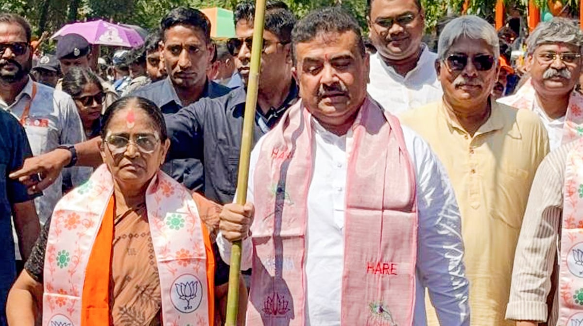 Suvendu Adhikari and BJP candidate Hasirani Rath during a rally in Nandigram, 15 Sep
