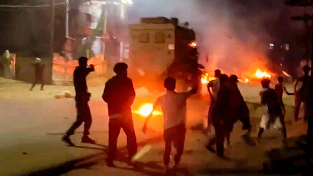 Kuki community members protest the alleged detention of 6 villagers in Kangpoki, 20 Sep