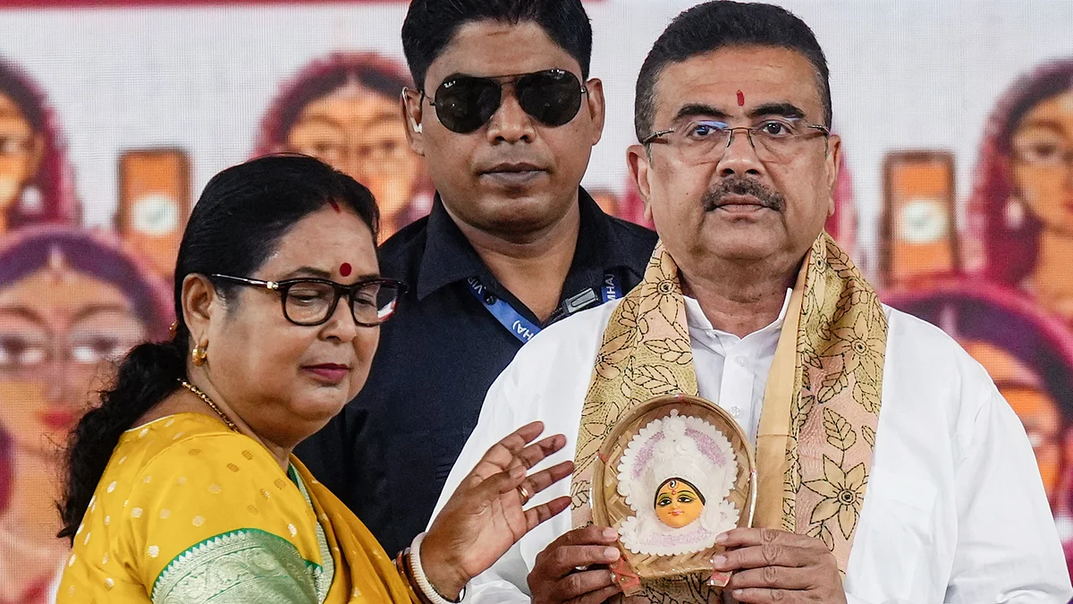 Suvendu Adhikari and Malati Rava Roy at 'Annapurna Divas' to mark PM Modi's birthday, Kolkata, 17 Sep