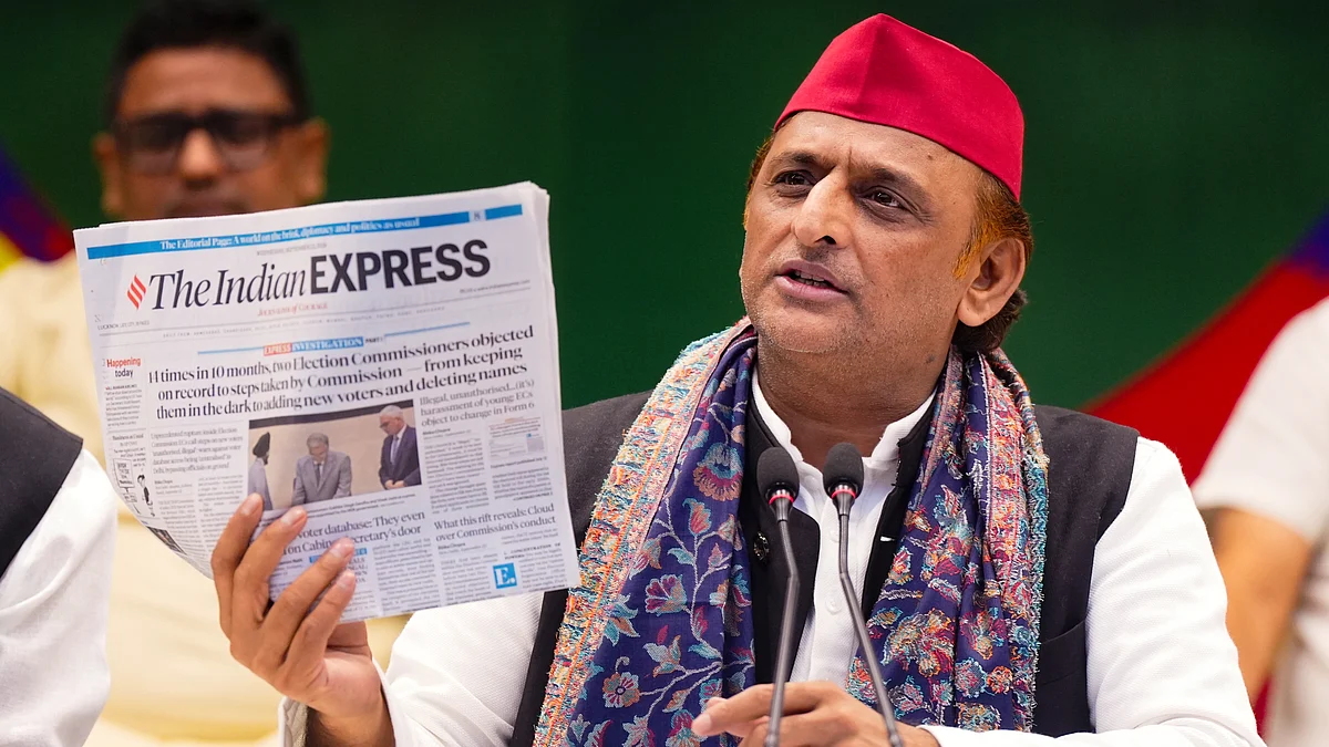 Akhilesh Yadav at the press conference in Lucknow, 23 Sep