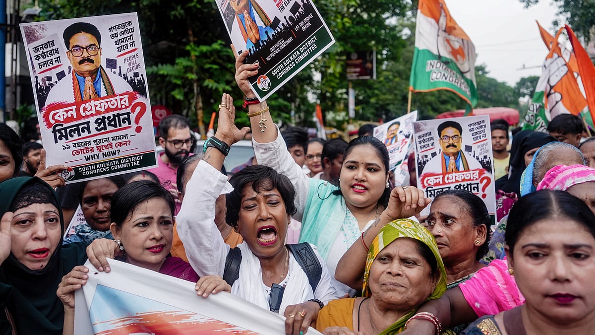 Congress workers protest the arrest of Milan Pradhan in Kolkata, 19 Sept