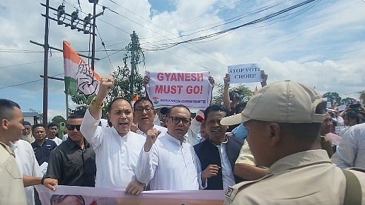 Manipur Congress members protesting outside CEC’s office in Lamphel.