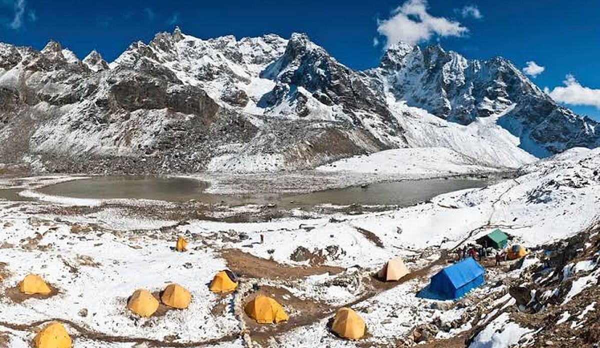 Incident comes barely a month after a far deadlier mountain disaster. 