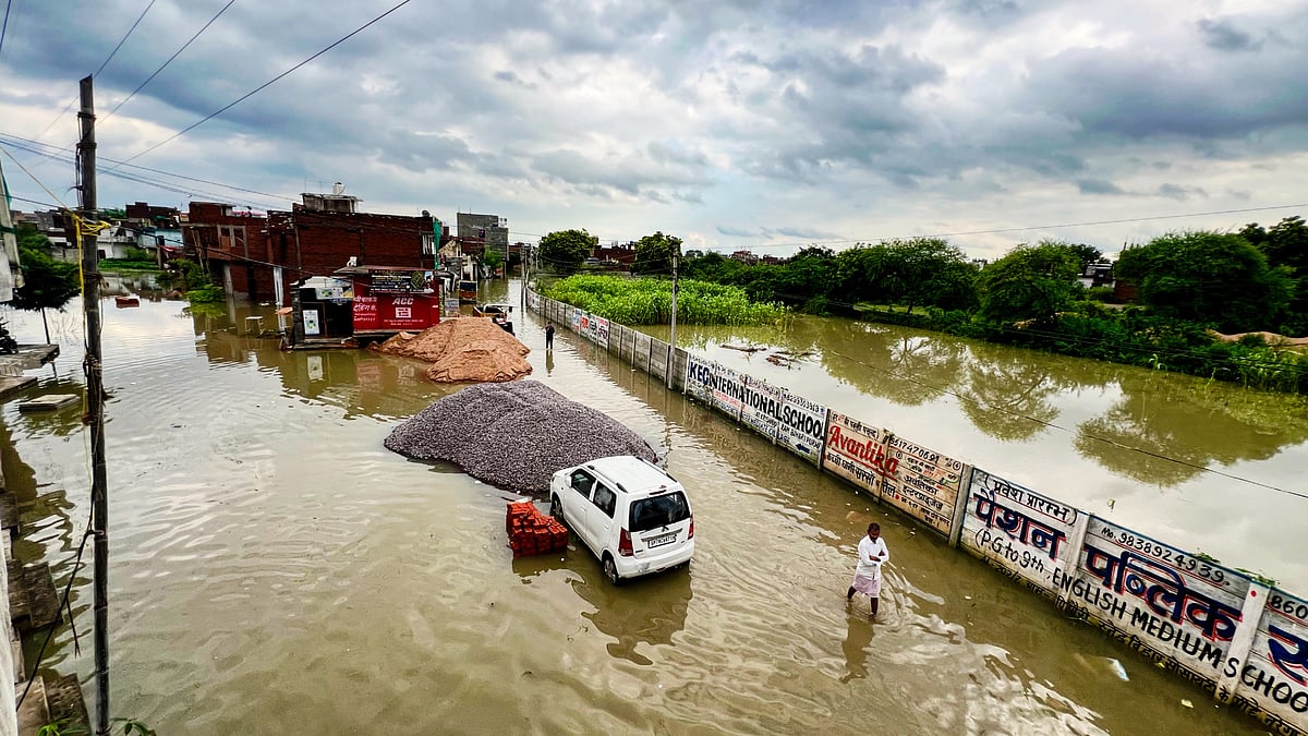 A residential area partially inundated in Kanpur, 27 Sep