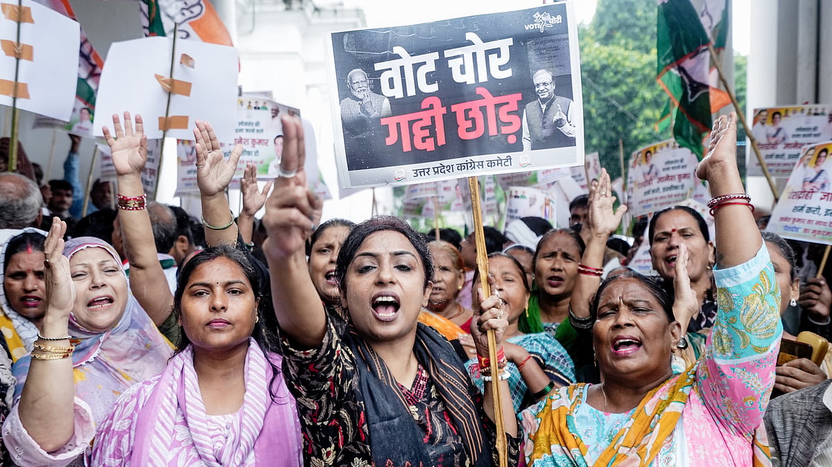 Congress workers take out a protest march against CEC Gyanesh Kumar in Lucknow, 25 Sep