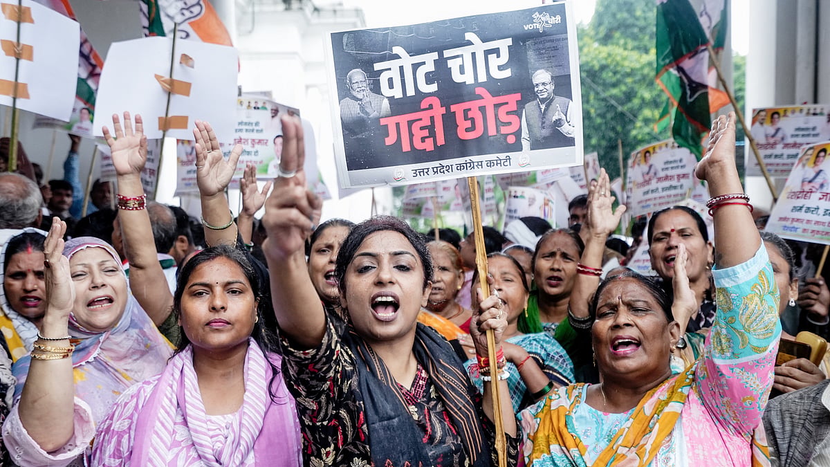 Congress workers take out a protest march against CEC Gyanesh Kumar in Lucknow, 25 Sep