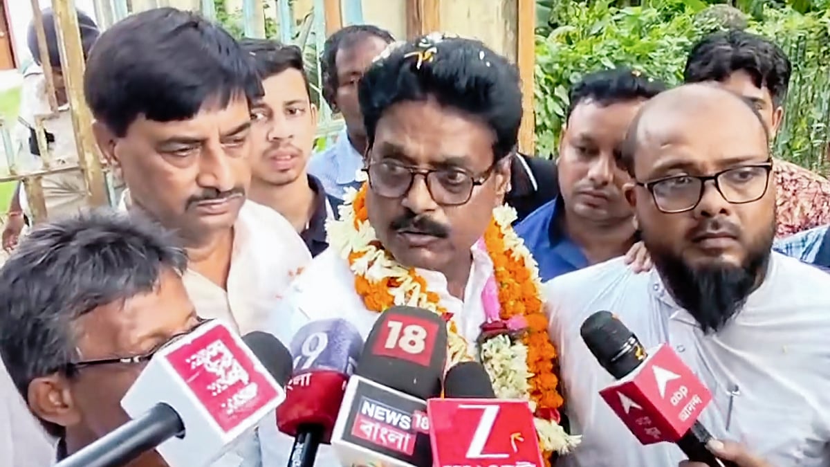 Nandigram Congress candidate Milan Pradhan speaks to the media after his interim bail in Haldia, 30 Sep