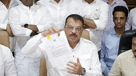 MP leader of Opposition Umang Singhar.