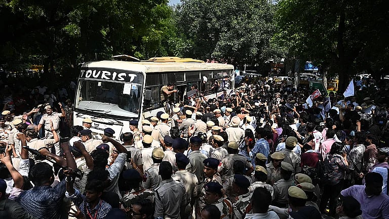 Activists renew call for CEC’s resignation a day after mass detentions