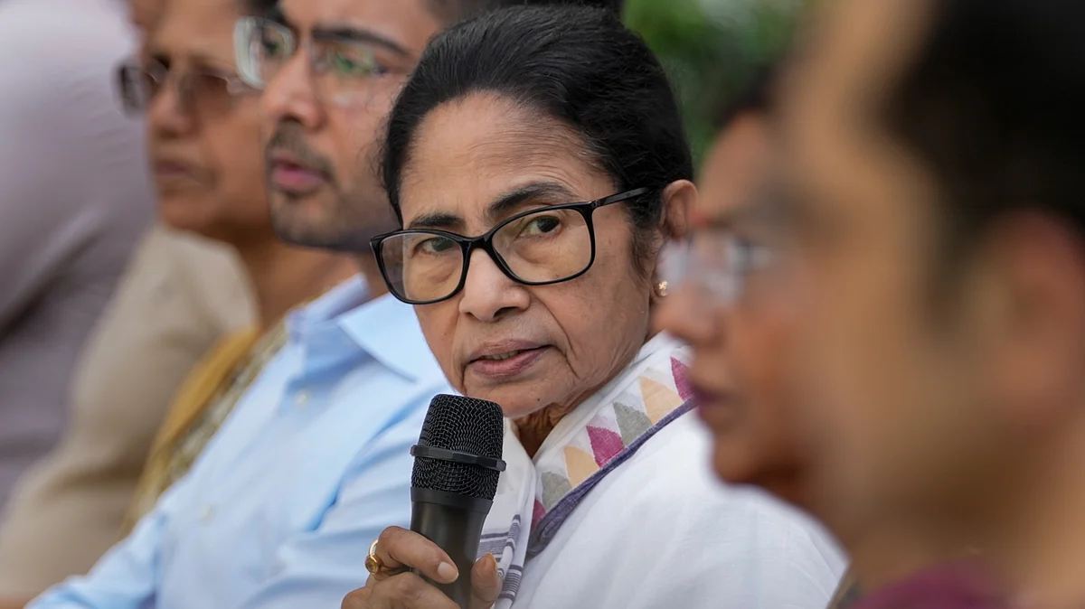 Mamata Banerjee addresses a press conference in New Delhi, 1 Oct