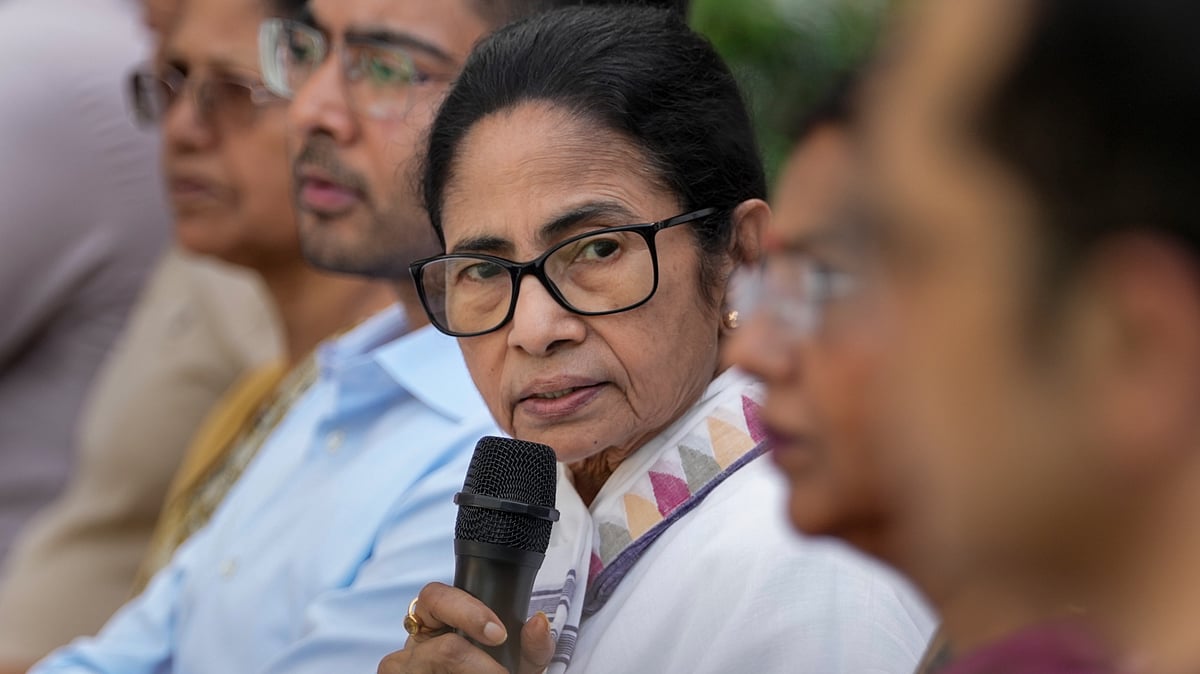 Mamata Banerjee addresses a press conference in New Delhi, 1 Oct