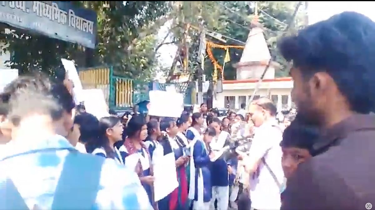 Video screenshot of the students' protest