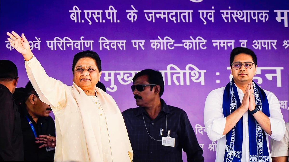 BSP chief Mayawati with party national convenor Akash Anand in Lucknow