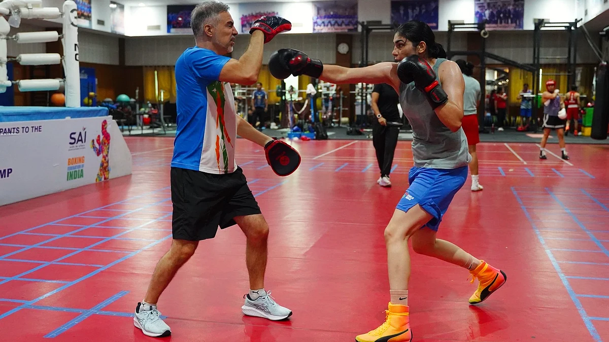 Nieva spars with Asian Games gold medallist Parveen Hooda in Aichi Nagoya