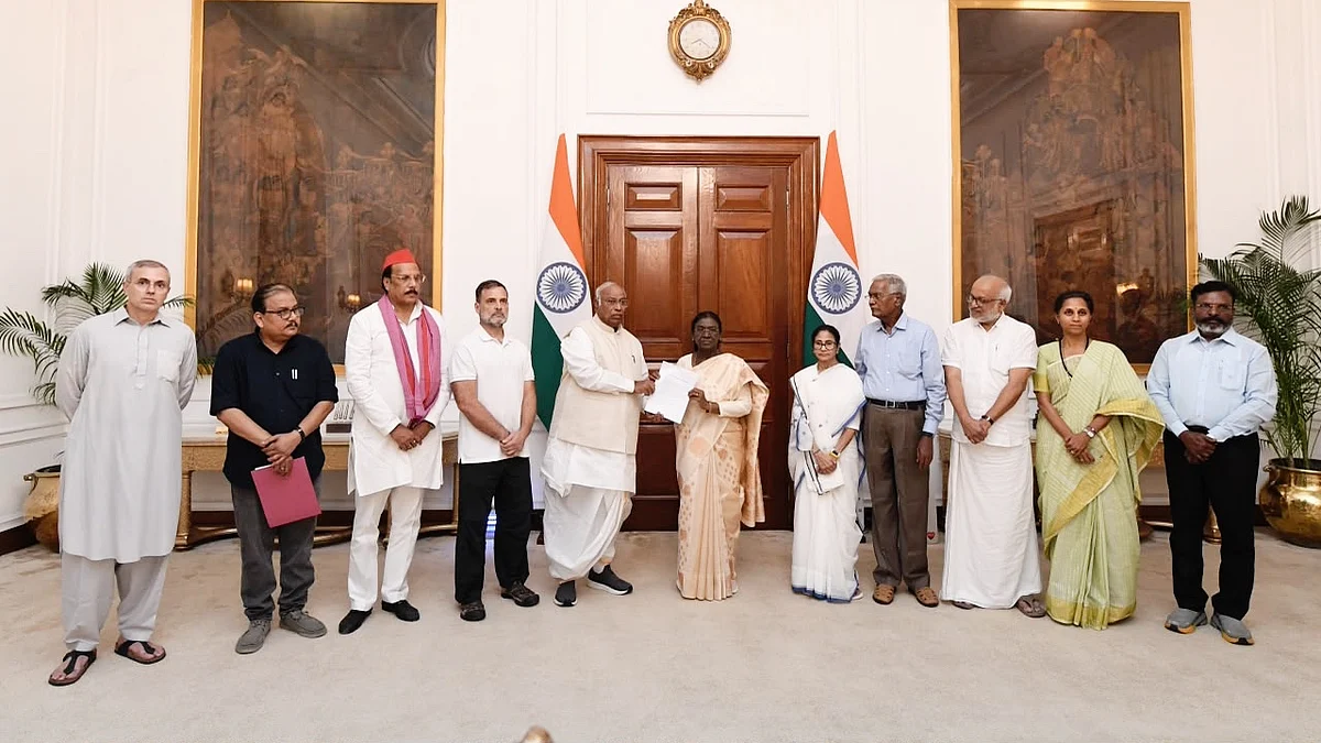 The INDIA bloc delegation at Rashtrapati Bhavan