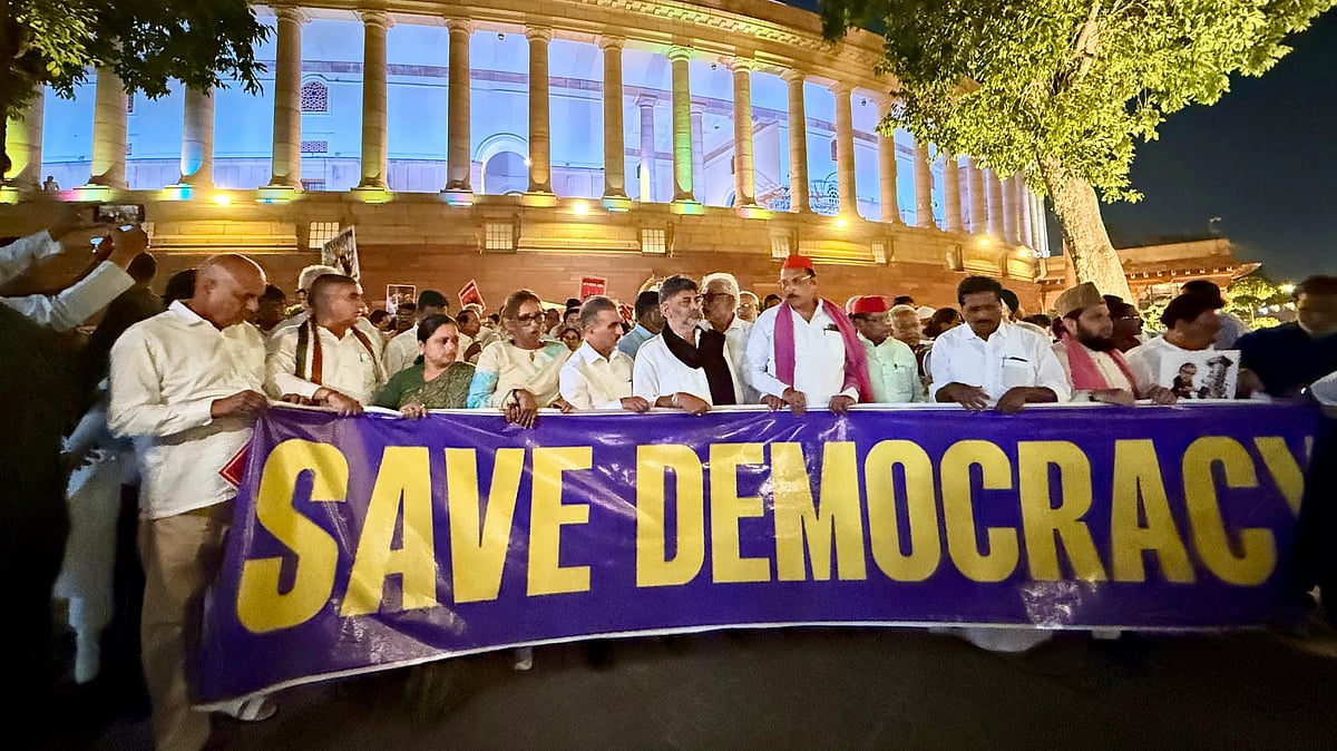 INDIA bloc leaders ahead of their march to Rashtrapati Bhavan