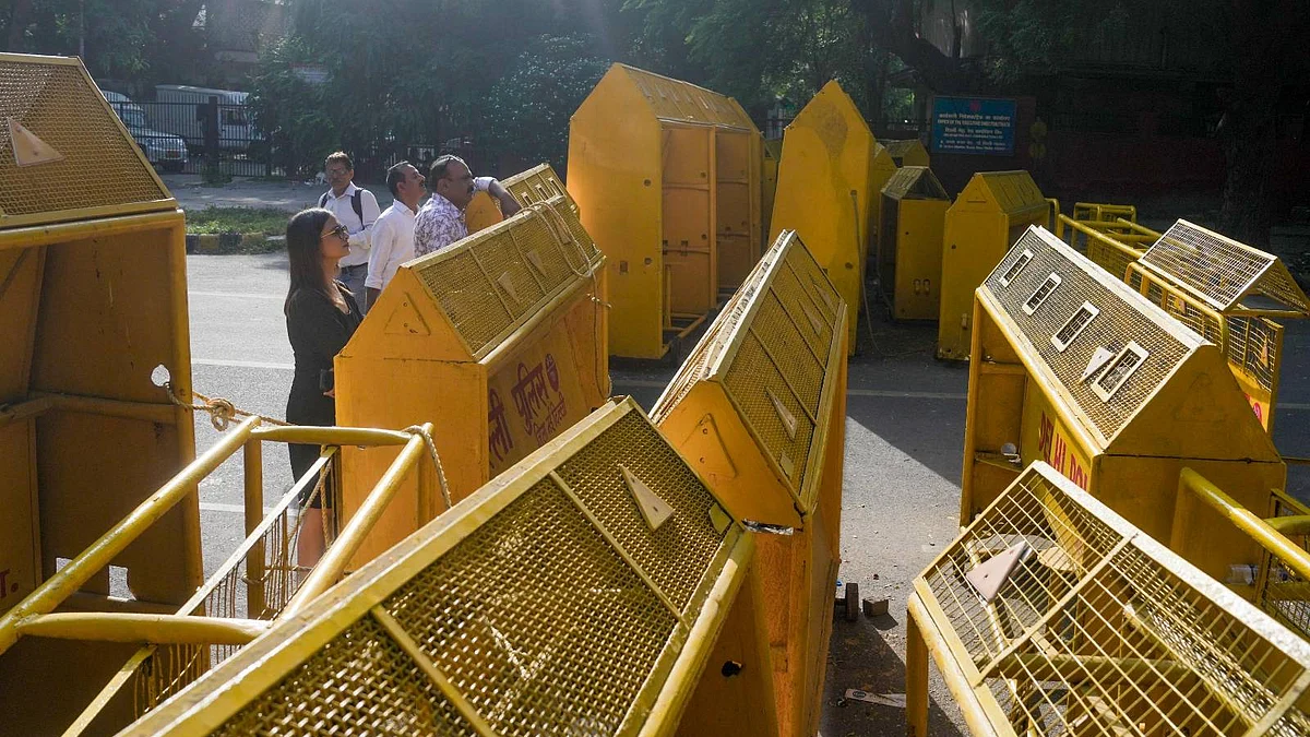 Police barricades stacked along Jantar Mantar Road ahead of the proposed CJP protest, New Delhi, 9 Oct