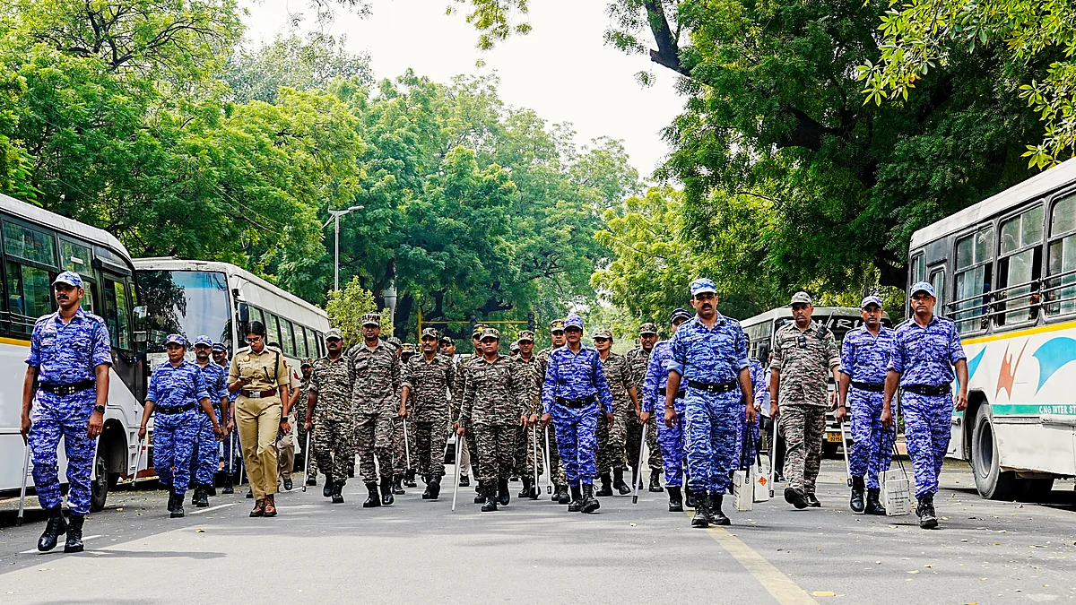 Security personnel keep vigil in New Delhi, 11 Oct