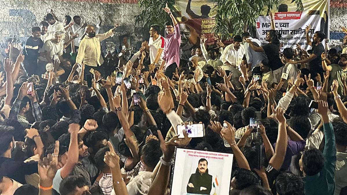 Protesters celebrate in Pune after Maharashtra forms a committee to reform the MPSC.