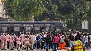 Journalists stage protest in Thane over MNS leader’s remarks; seek apology