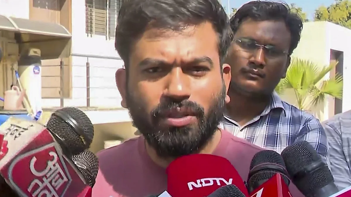 Abhijeet Dipke speaks to the media in Hingoli.