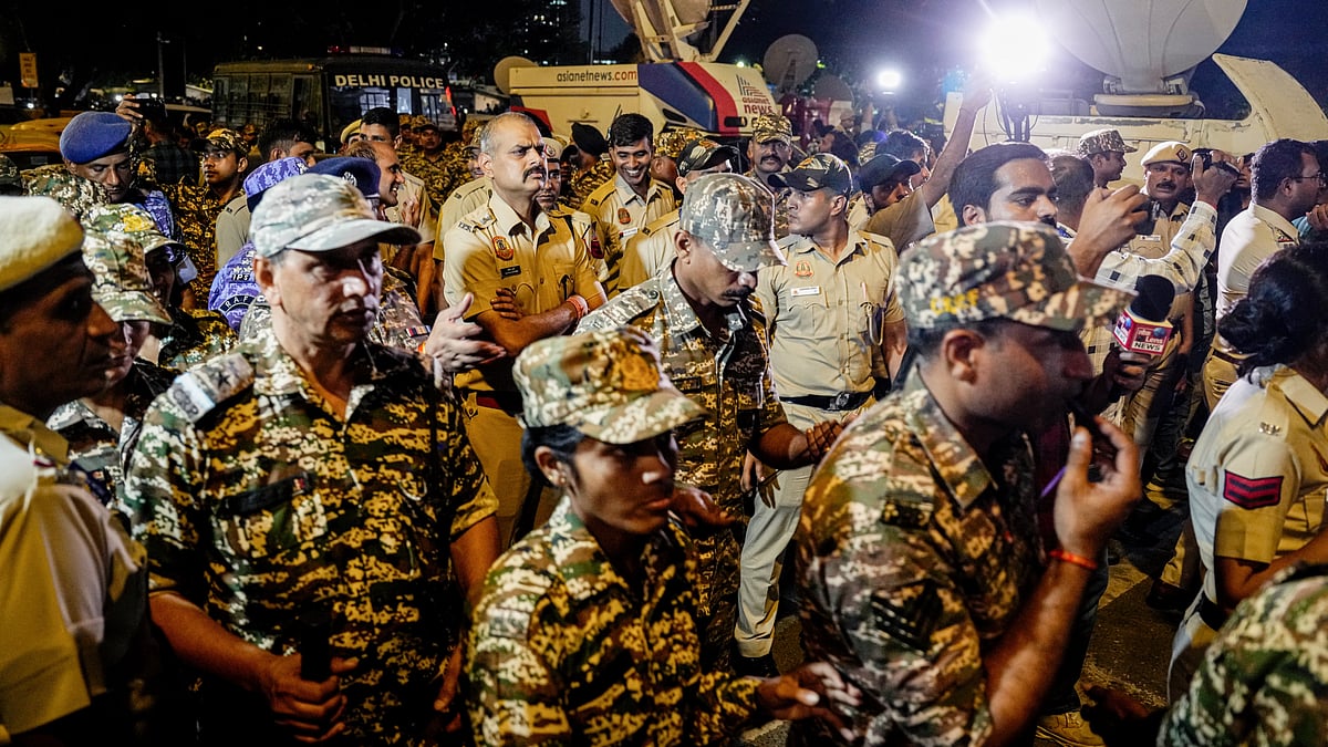 Security personnel during the 'Lehra Do Tiranga' protest at Connaught Place, New Delhi, 16 Oct