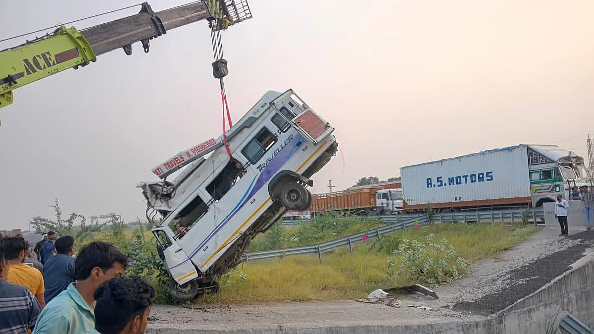 A tempo traveller veered off the Delhi–Mumbai Expressway and fell into a 15-foot-deep drain in Rajasthan