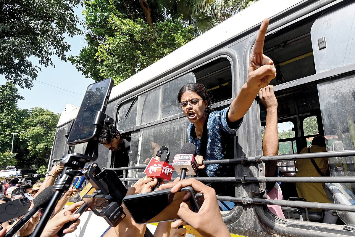 The demonstrators gathered to demand answers over allegations of vote manipulation and the role of Chief Election Commissioner Gyanesh Kumar. Their placards were direct, their demands public, and their patience with official assurances appeared rather less unlimited.