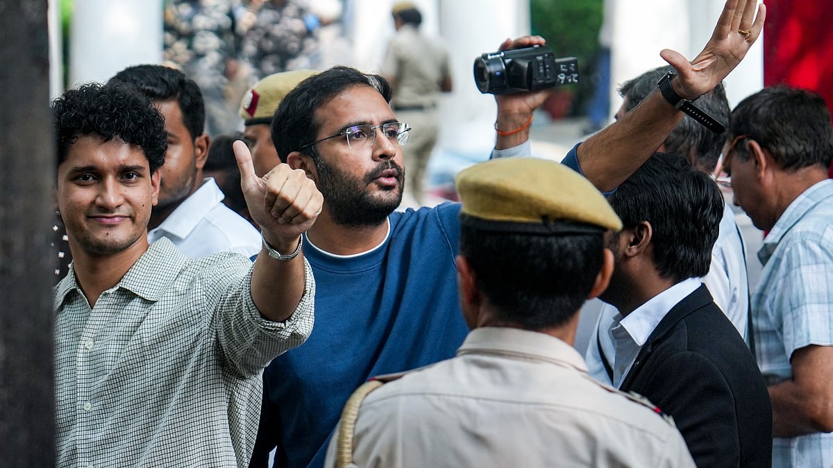 Saurav Das and Ashutosh Ranka at Parliament Street police station