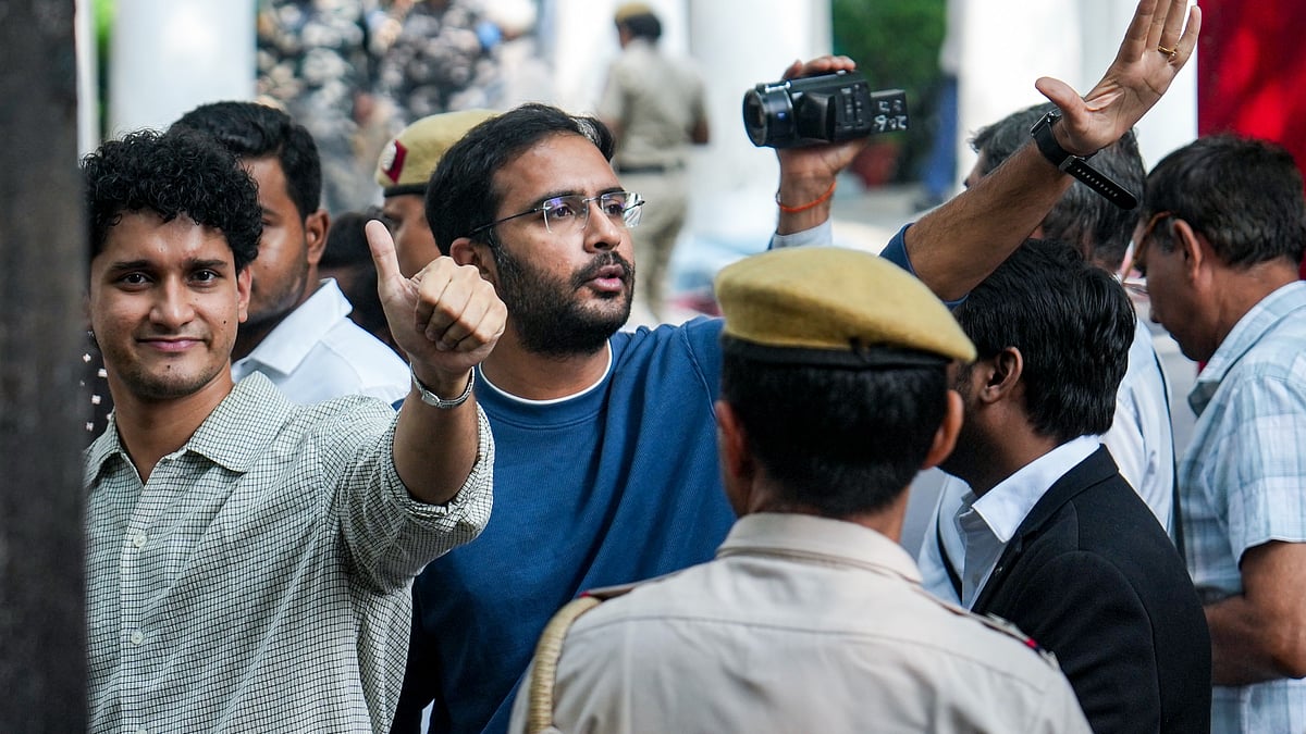 Saurav Das and Ashutosh Ranka at Parliament Street police station