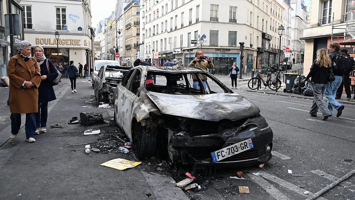 Macron accused leaders involved in election campaigns of repeating AI-generated material.