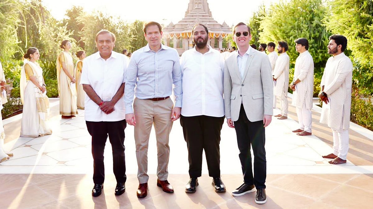 From left: Mukesh Ambani, Rubio, Anant Ambani and Gor at RIL's Jamnagar refinery complex