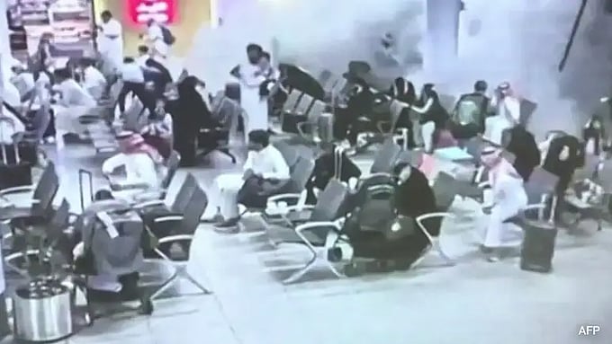 Airport operations resume in Saudi Arabia amid fresh attacks and renewed fighting in Yemen.