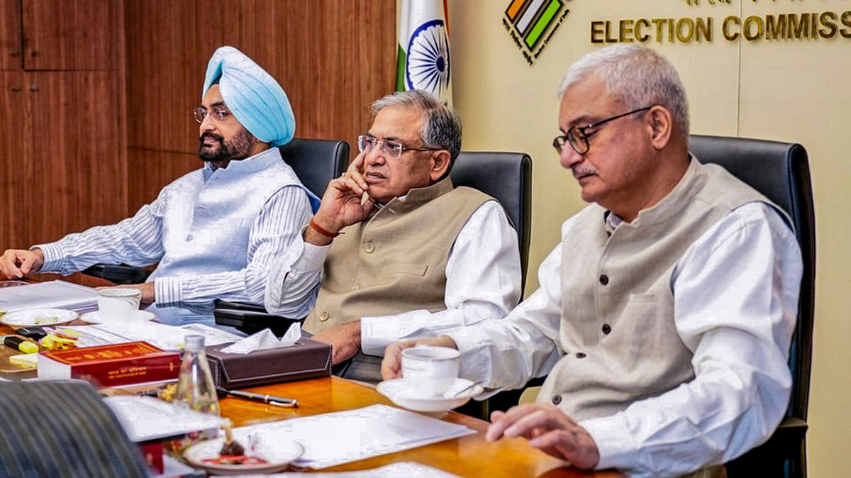 CEC Gyanesh Kumar (C) with S.S. Sandhu (L) and Vivek Joshi 