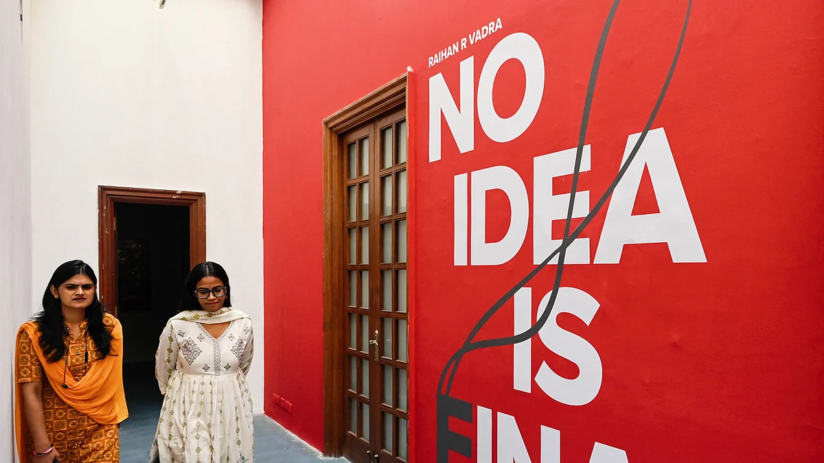 People at Raihan Vadra's exhibition titled 'No Idea Is Final', New Delhi, 22 Oct