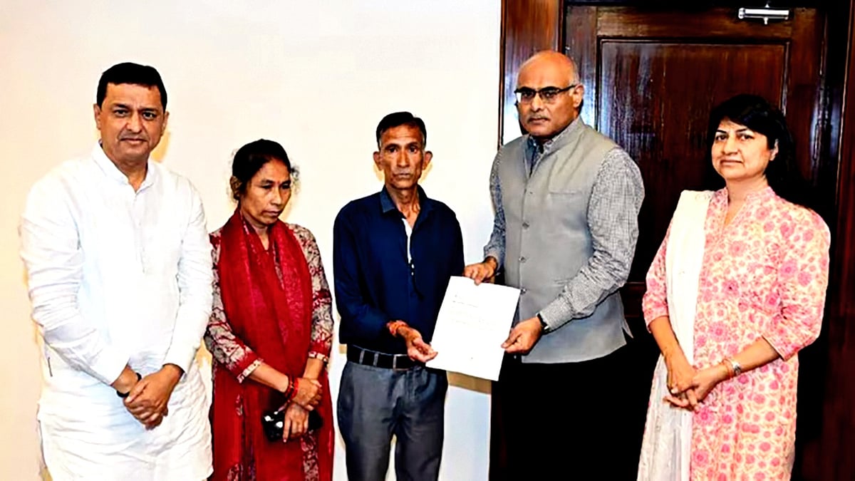 Who ordered the photo-op? Ankita Bhandari’s parents with senior CBI officials