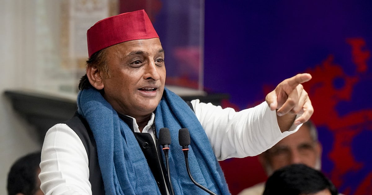 Akhilesh blames BJP for 'fake' posters amid Congress-SP seat talks
