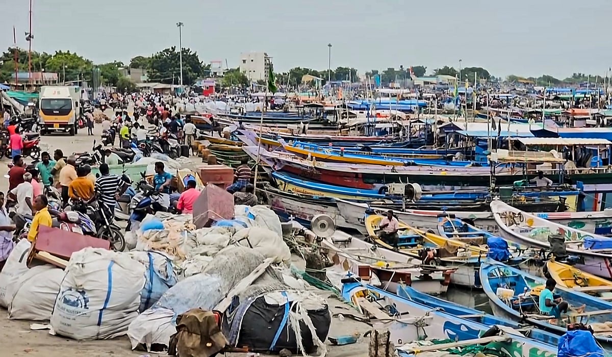 Cyclone Arnab nears Andhra coast; 89,000 people being evacuated