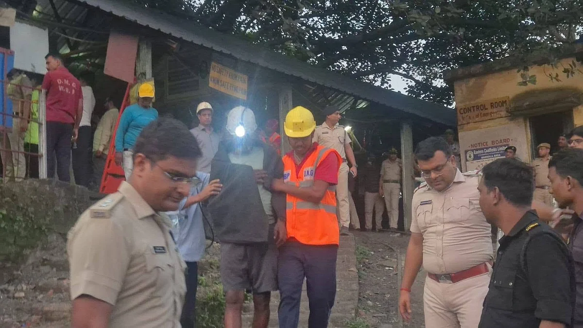 The workers became stranded in a mine shaft in the Kumardihi area of Pandaveswar late on Monday evening