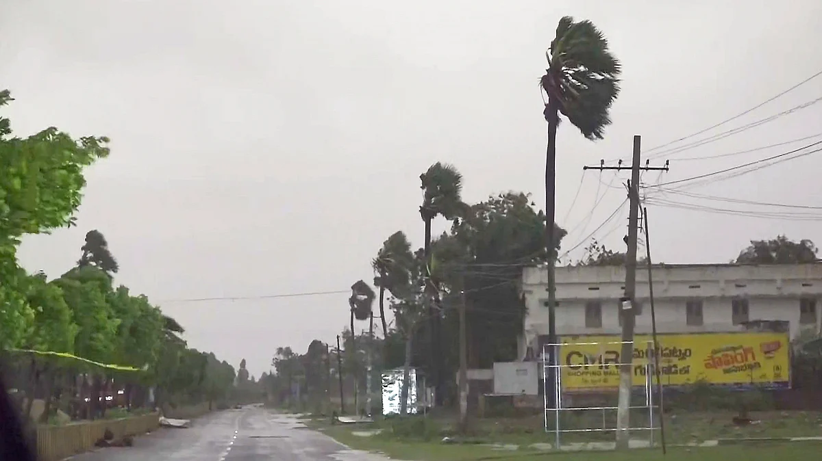Strong winds and rainfall during Cyclone Arnab's landfall.
