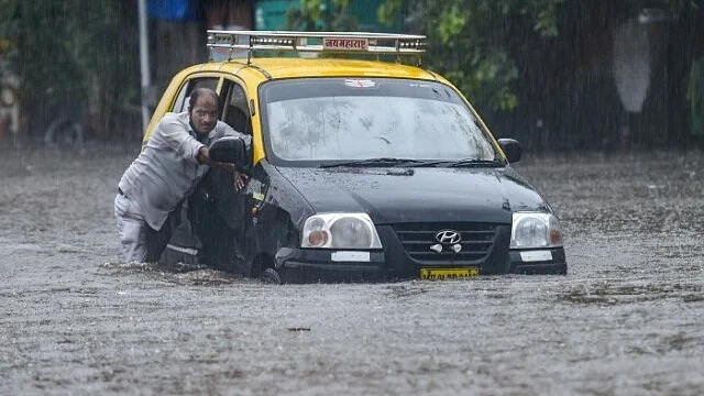 Cong MP accuses Maharashtra govt of insensitivity over Mumbai rain ...