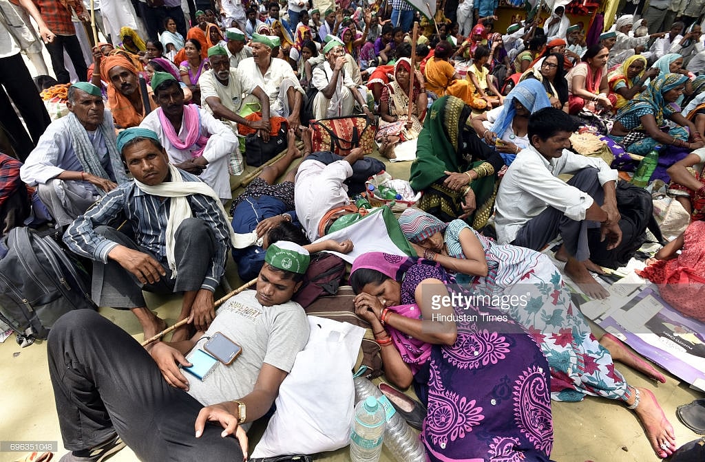 मंदसौर में किसानों पर फायरिंग के खिलाफ दिल्ली के जंतर-मंतर पर प्रदर्शन / फोटो: Hindustan Times via Getty Images