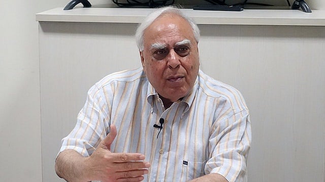 पिछले 10 वर्षों में बीजेपी न तो धर्मनिरपेक्ष रही न ही सभ्य, कपिल सिब्बल बोले- भारत एक धर्मनिरपेक्ष देश...