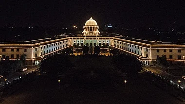 

सुप्रीम कोर्ट ने तीन तलाक पर 6 महीने की रोक लगायी / फोटो : SC Website