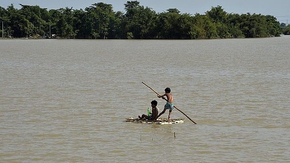 बिहार में बाढ़ की तबाही/ फोटो: Getty Images