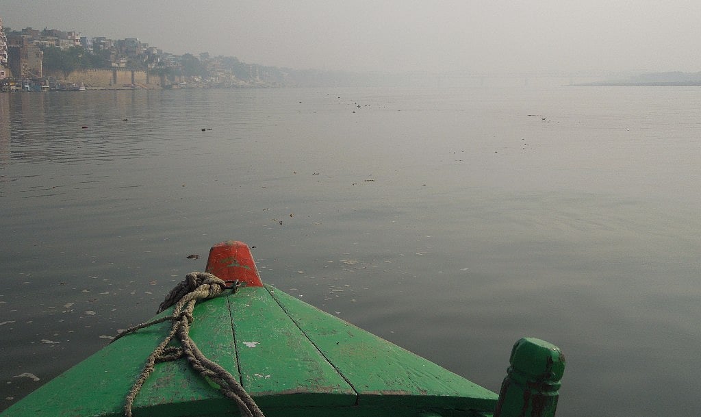जुमले तो खूब उछले हैं, पर मैली ही रहेगी गंगा