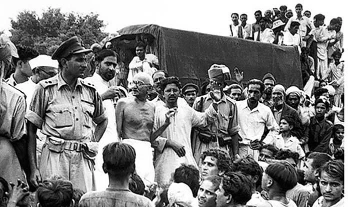 चंपारण सत्याग्रह पर विशेष: ‘वह गांव-गांव, गली-गली किसानों के पास जाकर उनका दर्द सुनता है’