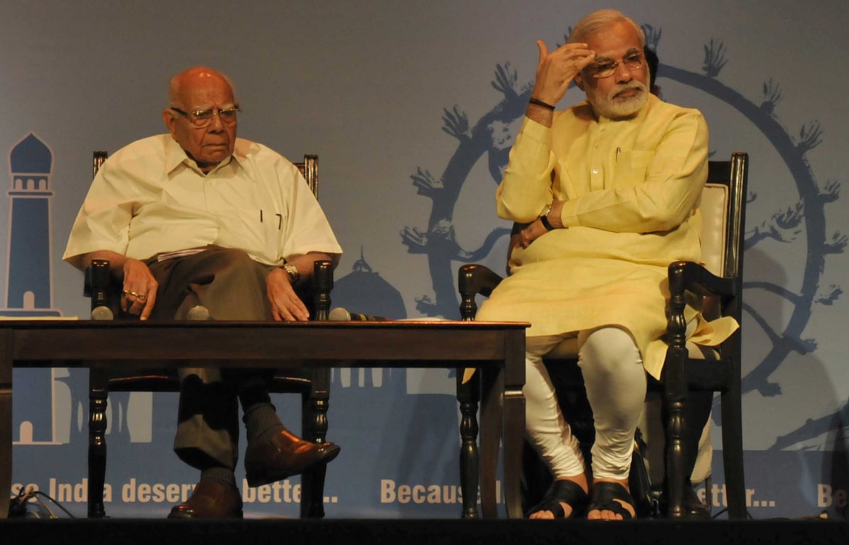 मोदी आए थे मेरे पास अमित शाह को हत्या के मामले में बचाने के लिए : जेठमलानी